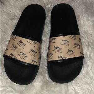 ❌SOLD❌Gucci spring summer 2018 slides w/ box.